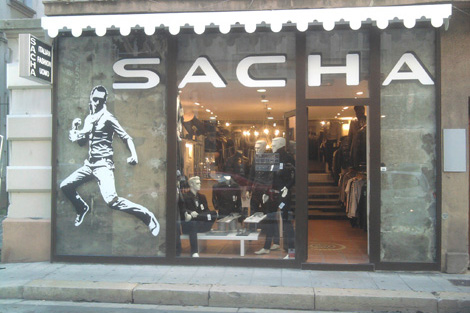 Créations des vitrines pour les boutiques SACHA à Grenoble